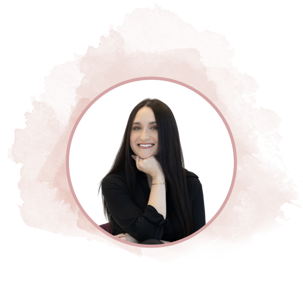 Savannah Mullis headshot, therapist Evoke Mind + Body Wilmington and Leland North Carolina